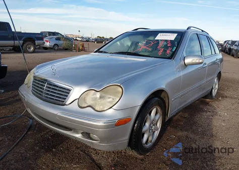 2002 Mercedes-Benz C 320 z USA, uszkodzony, nr VIN WDBRH64J42F134823